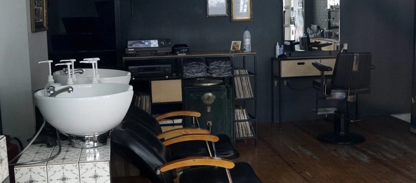 Lockdown: Πώς θα λειτουργήσουν από τη Δευτέρα τα κομμωτήρια και τα κέντρα αισθητικής